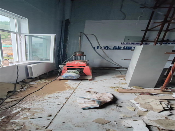 塔洋镇地基基础下沉墙体裂缝加固注浆顶升施工